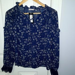NWT Kilibbi Lace Floral V-Neck Blouse Size Small.
